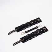 Черный кожаные оковы с узорами и золотистой фурнитурой - Crazy Handmade - купить с доставкой в Иваново Черный кожаные оковы с узорами и золотистой фурнитурой - Crazy Handmade - купить с доставкой в Иваново