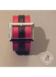 Красно-чёрный браслет с прямоугольной пряжкой - Подиум - купить с доставкой в Иваново