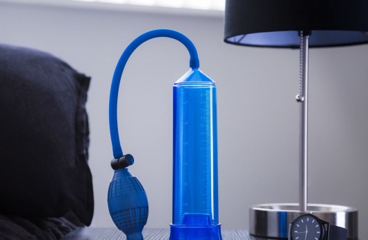 Синяя ручная вакуумная помпа Male Enhancement Pump - Blush Novelties - в Иваново купить с доставкой