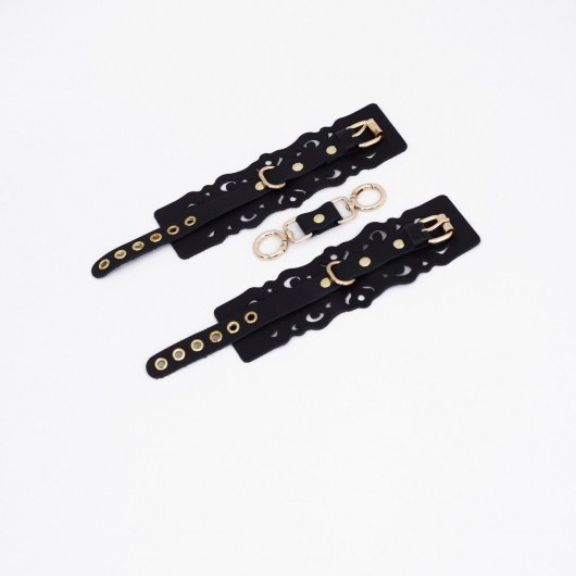 Черные кожаные наручники с узорами и золотистой фурнитурой - Crazy Handmade - купить с доставкой в Иваново