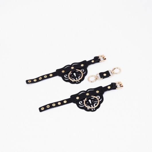Черные кожаные наручники с клепками, кольцами и золотистой фурнитурой - Crazy Handmade - купить с доставкой в Иваново