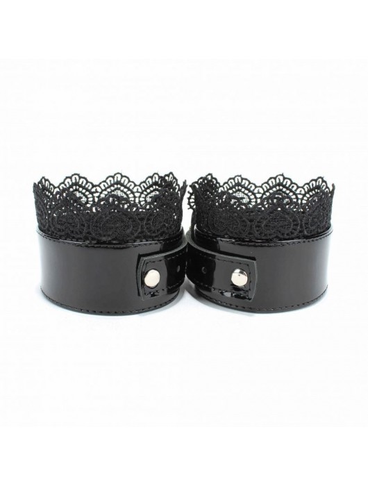 Изысканные чёрные наручники с кружевом - БДСМ Арсенал - купить с доставкой в Иваново