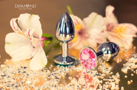 Большая серебристая анальная пробка Diamond Pink Sparkle Large с розовым кристаллом - 8 см. - Lola Games - купить с доставкой в Иваново